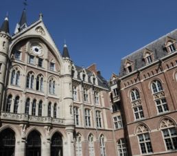 Bâtiment de la Faculté des Lettres et Sciences humaines (FLSH) La Catho Lille