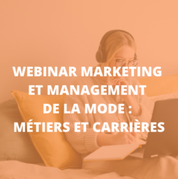 étudiante en train de suivre un webinar